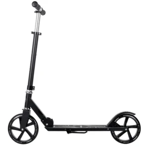 Løbehjul RASK med store hjul - Momentum SORT 200mm Et smart, komfortabelt og praktisk foldbart transport løbehjul til børn og unge – med store 200 mm hjul, ABEC-9 kuglelejer og foldbart design. RASK Momentum Black 200 mm er et moderne transport løbehjul til børn og unge, der kombinerer komfort, funktionalitet og et flot design. De store 200 mm gummihjul giver en behagelig kørsel, mens de lukkede ABEC-9 kuglelejer sikrer et godt og jævnt rul. Løbehjulet er særligt velegnet til børn og unge, der bruger løbehjulet som et praktisk transportmiddel til skole, fritidsaktiviteter, venner eller ture i lokalområdet. Hvorfor vælge et transport løbehjul til børn og unge? Et transport løbehjul er mere end bare sjov og leg. Det kan være en praktisk måde for børn og unge at komme rundt på i hverdagen.